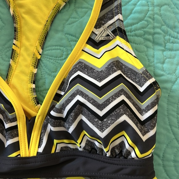 Bright yellow swimsuit top, razorback in a size 8, new never worn - Picture 4 of 5
